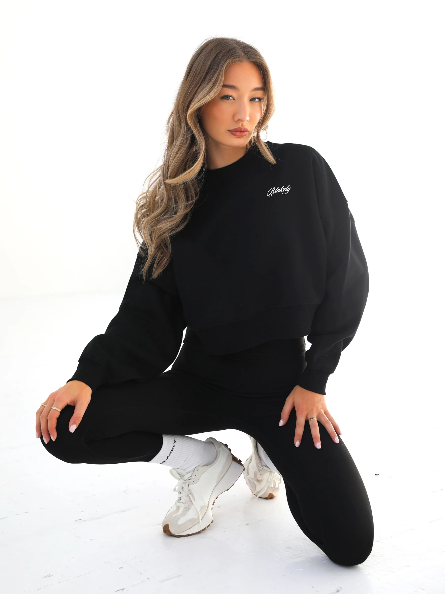 Off Duty Cropped Jumper - Black - Winsoncom