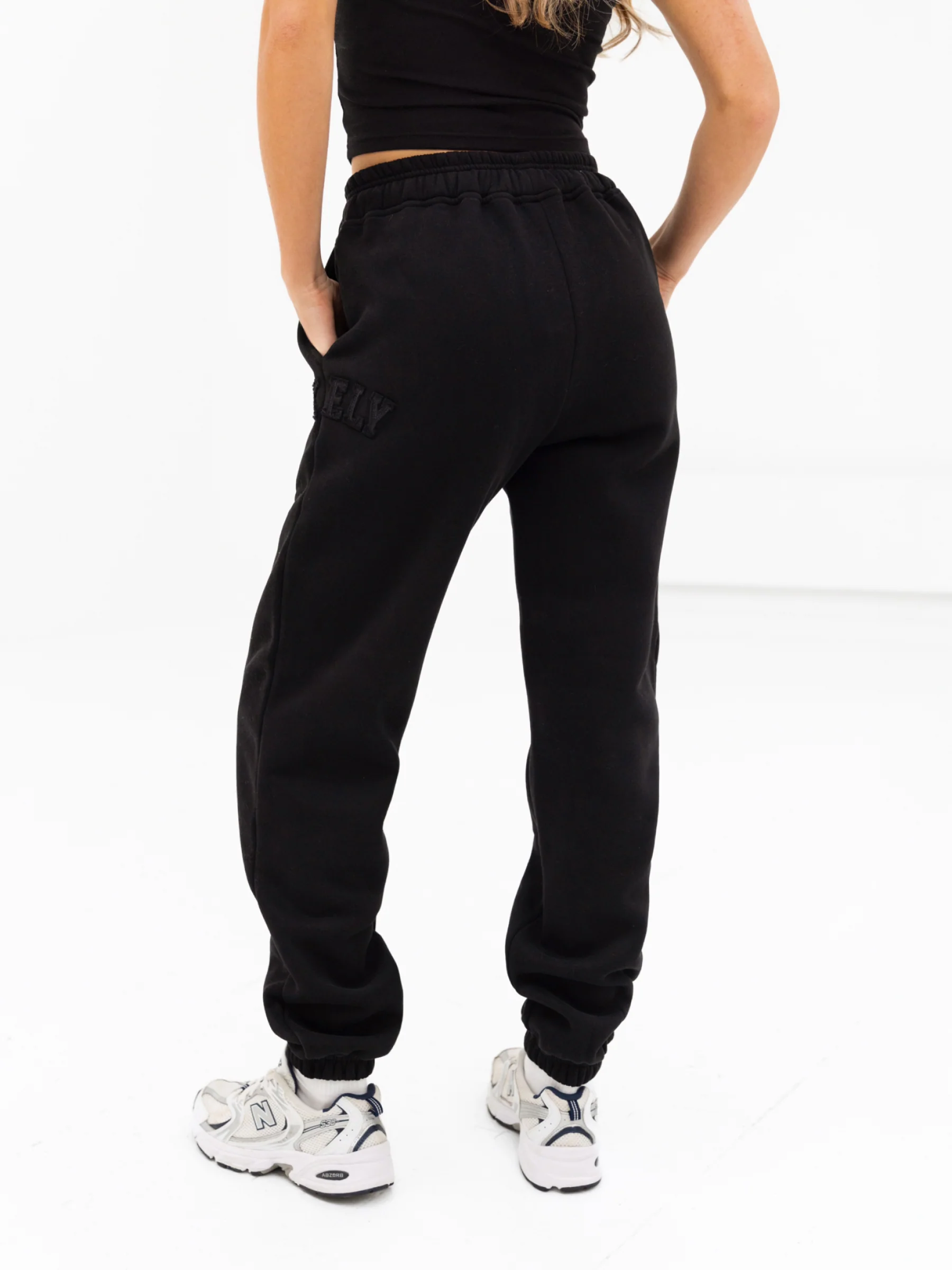 Tonal Varsity Sweatpants - Black - Winsoncom