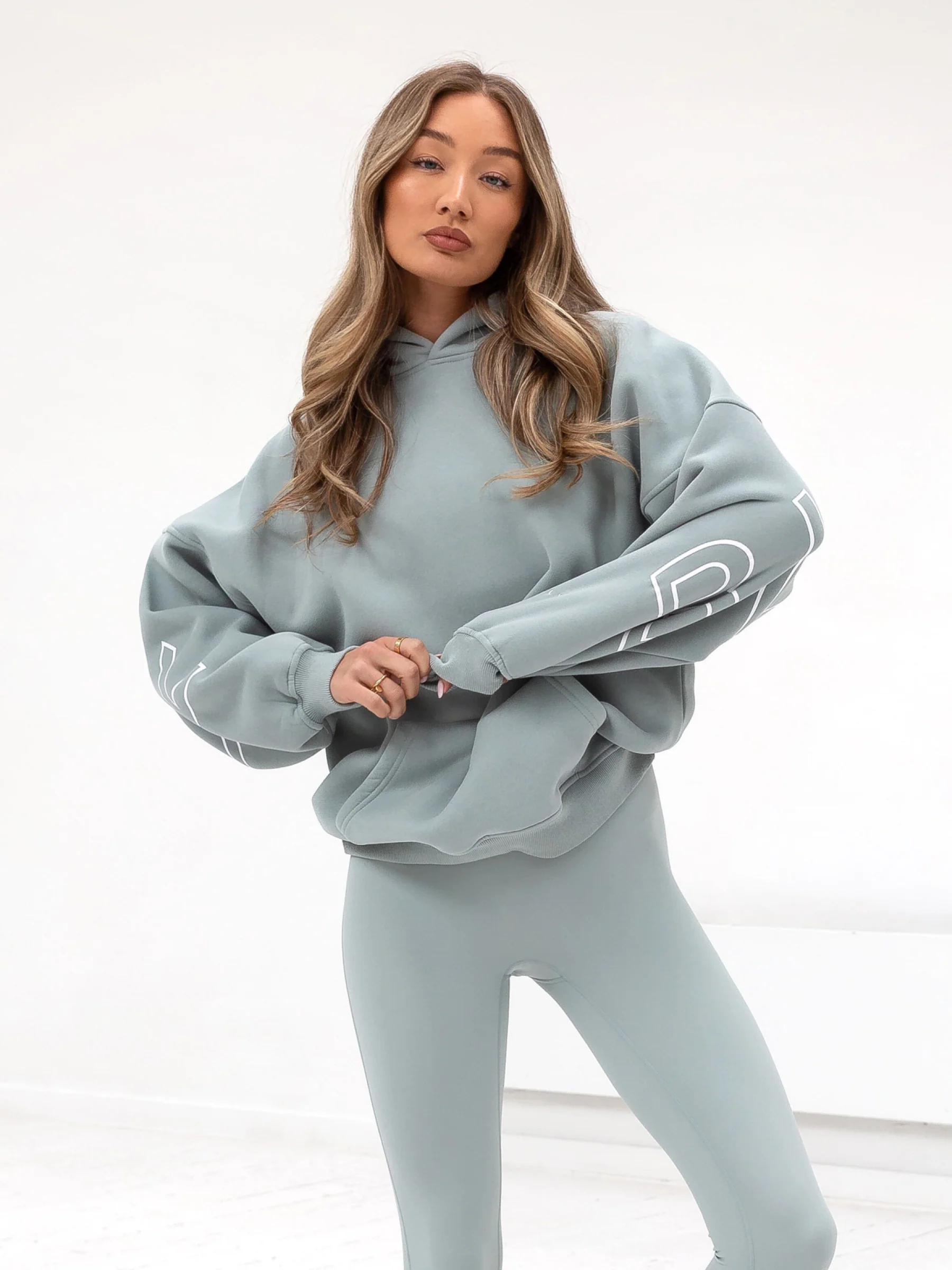 Outline Isabel Oversized Hoodie - Mineral Blue - Winsoncom