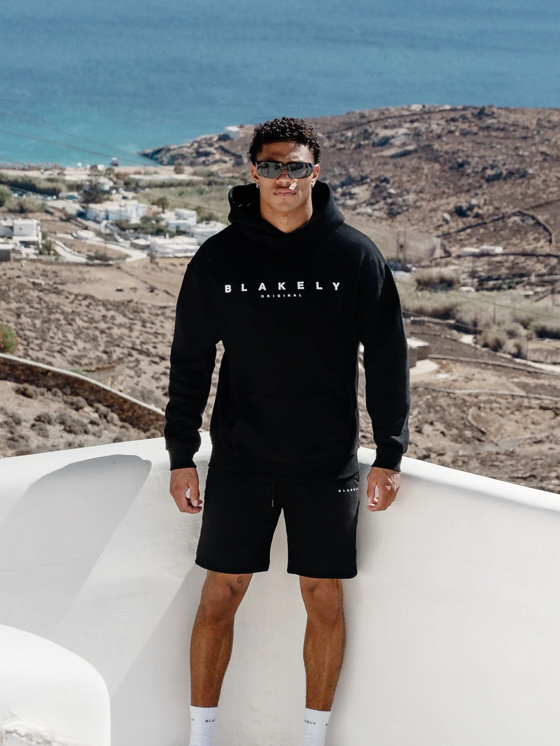 Evolved Relaxed Hoodie - Black - Winsoncom