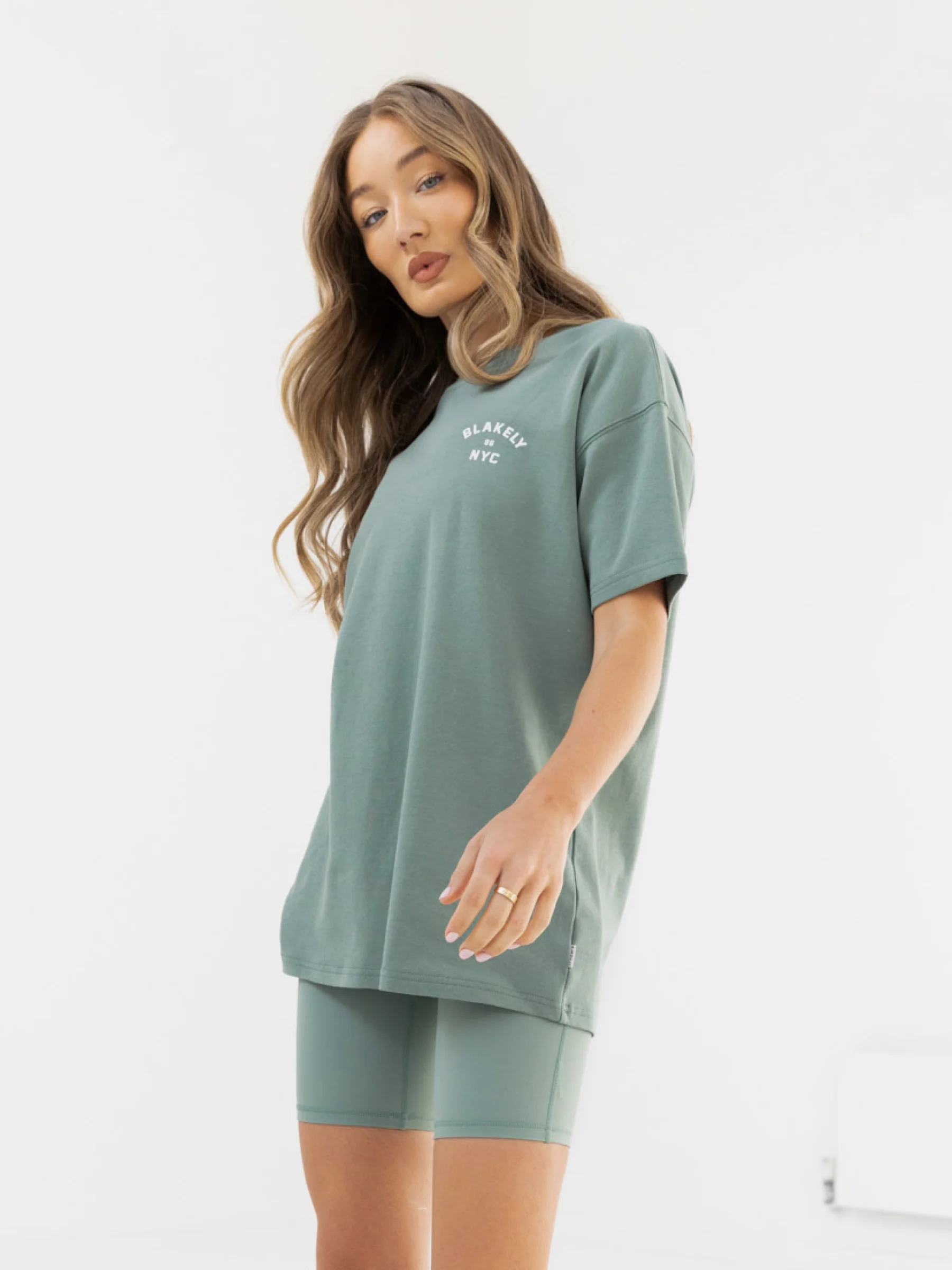 NYC Oversized T-Shirt - Sage Green - Winsoncom