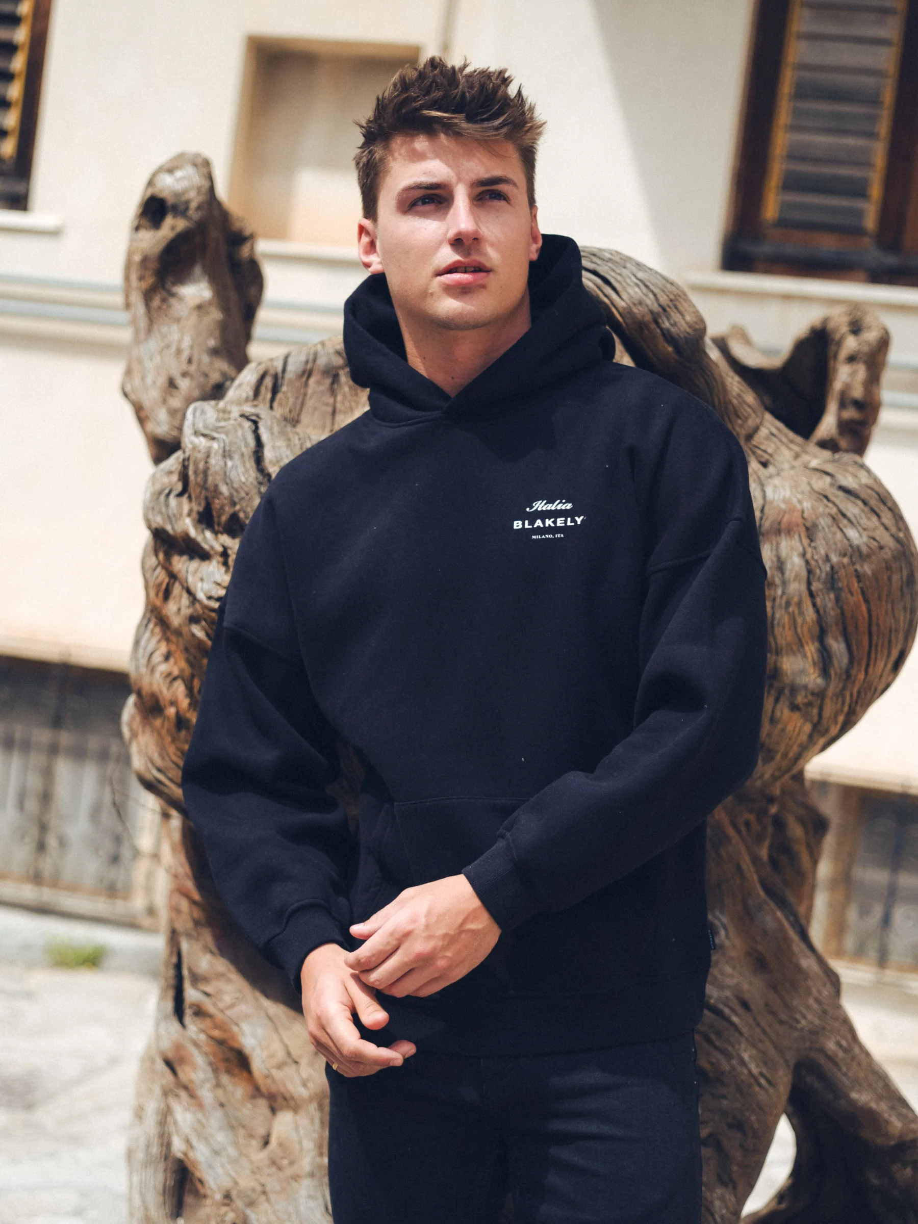 Italia Relaxed Hoodie - Black - Winsoncom